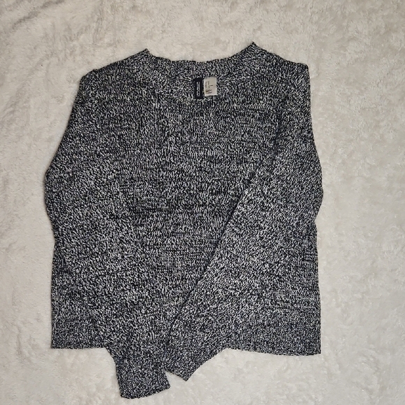 H&M Mock Neck Ribbed Cropped Charcoal Gray Sweater - Picture 7 of 7
